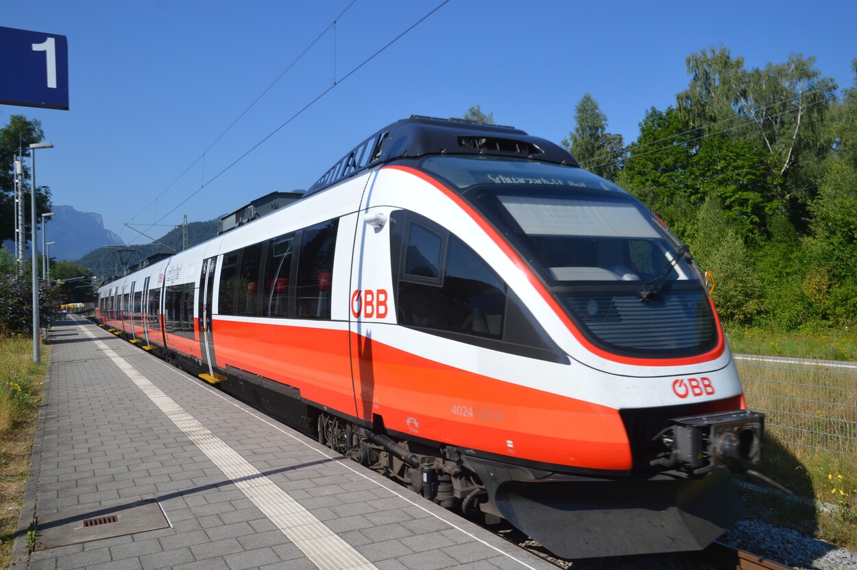 Fahrzeugsegnung der Bayerischen RegioBahn im Bahnhof Bad Reichenhall