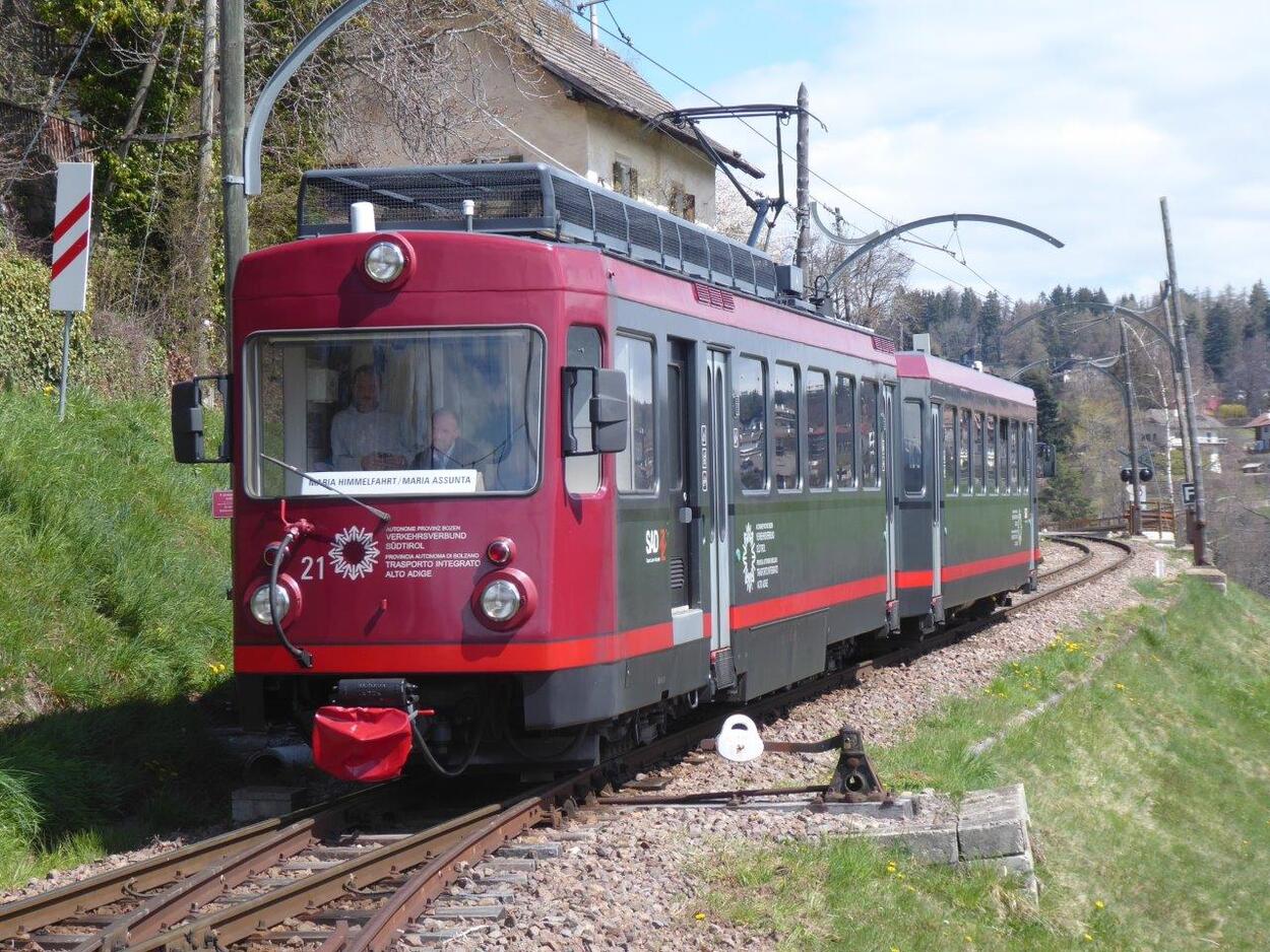 Trogener Triebwagen auf der Rittnerbahn