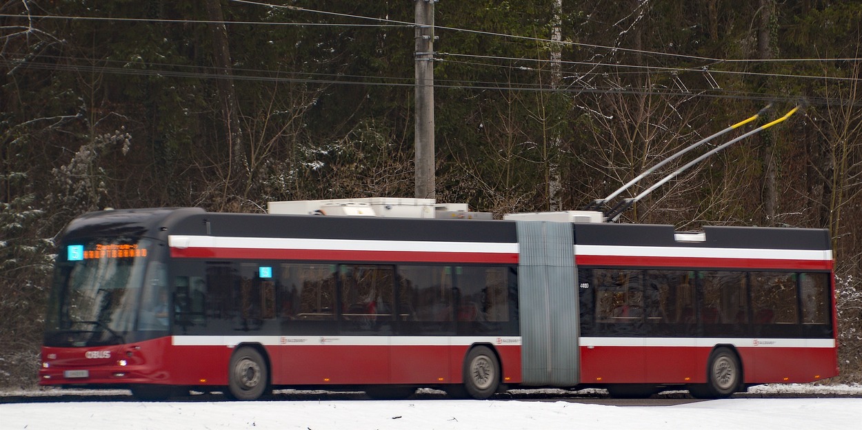 Hess-Obus mit Akku für stromlosen Bereich Grödig