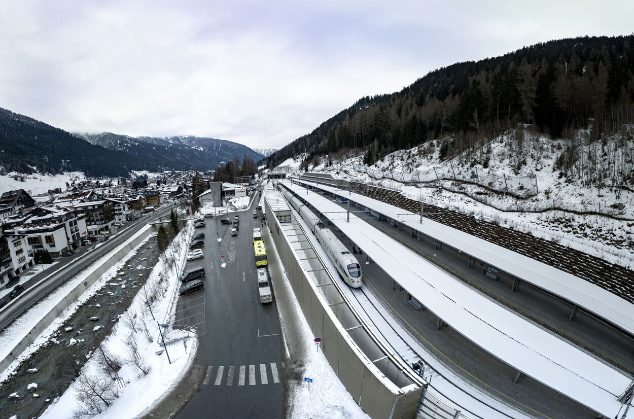 ÖBB: Mit dem ICE „Ski Express Tirol“ direkt von Hamburg nach St. Anton am Arlberg