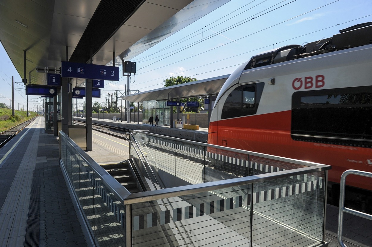 ÖBB: Bahnhof Wien Süßenbrunn modern und barrierefrei