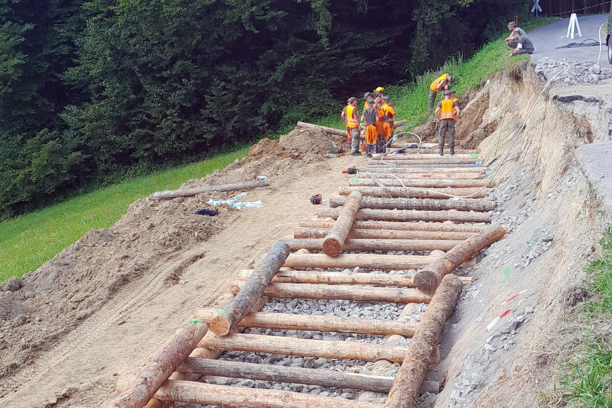 Hangstabilisierung nach Erdrutsch in Gnas