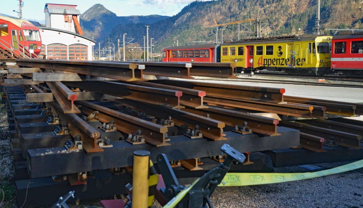 Achenseebahn Anlieferung fabriksneue Weichen Bahnhof Jenbach