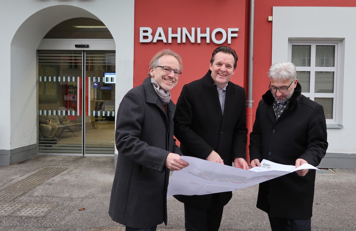 ÖBB: Bahnhof Jenbach erhält neuen, attraktiven Vorplatz