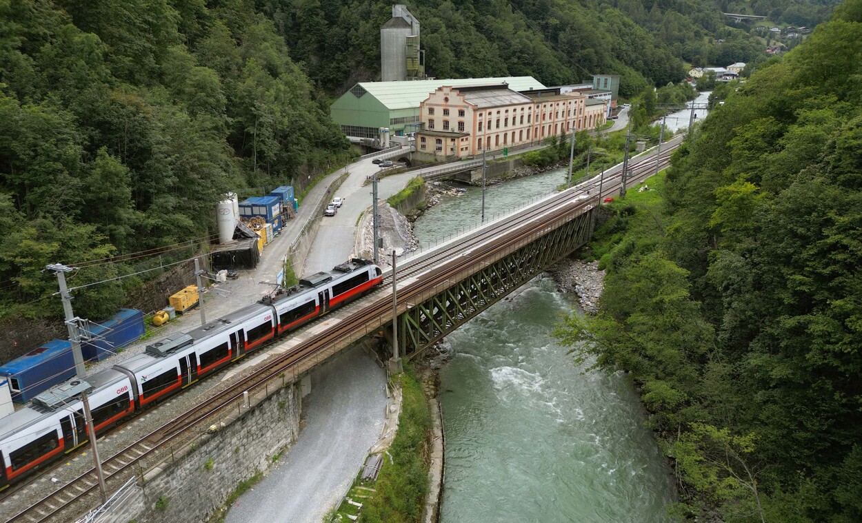 Bahnbrücken bei Lend