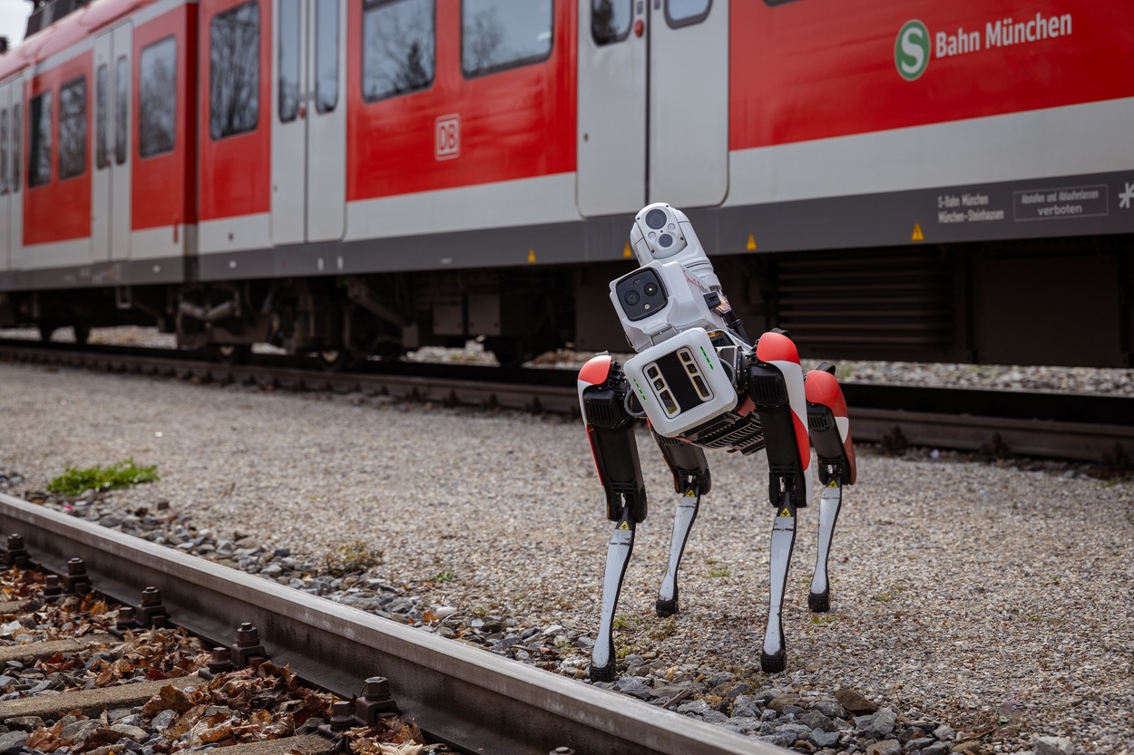 DB testet Roboterhund Spot bei der S-Bahn München