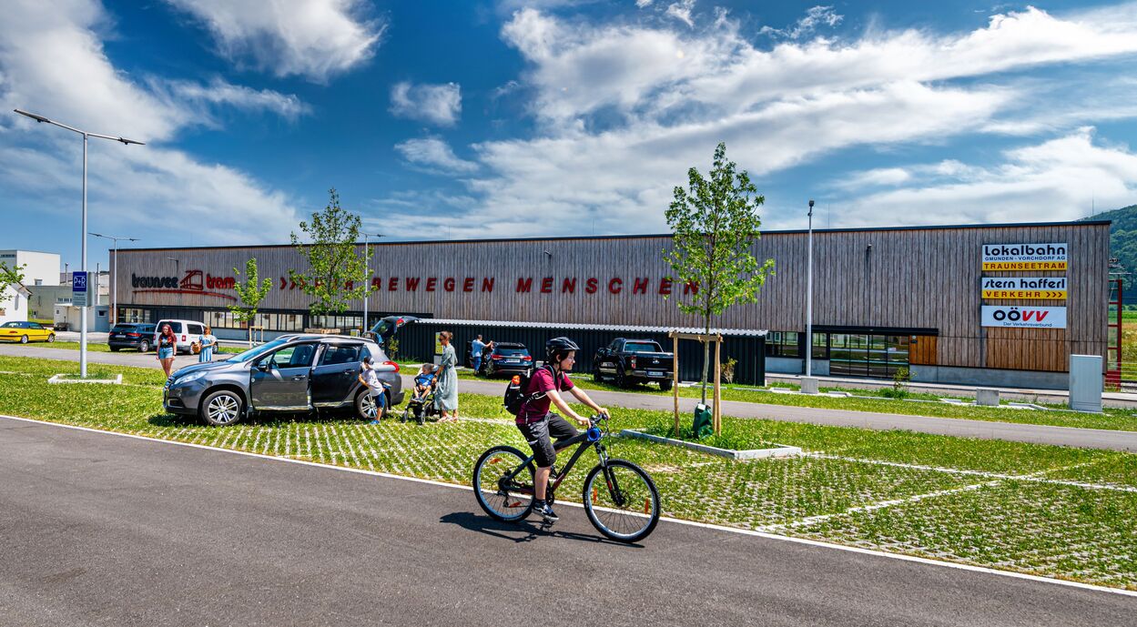  Ausgebaute P&R-Anlagen bieten neue Mobilitätsmöglichkeiten für Pendler:innen und Besucher:innen