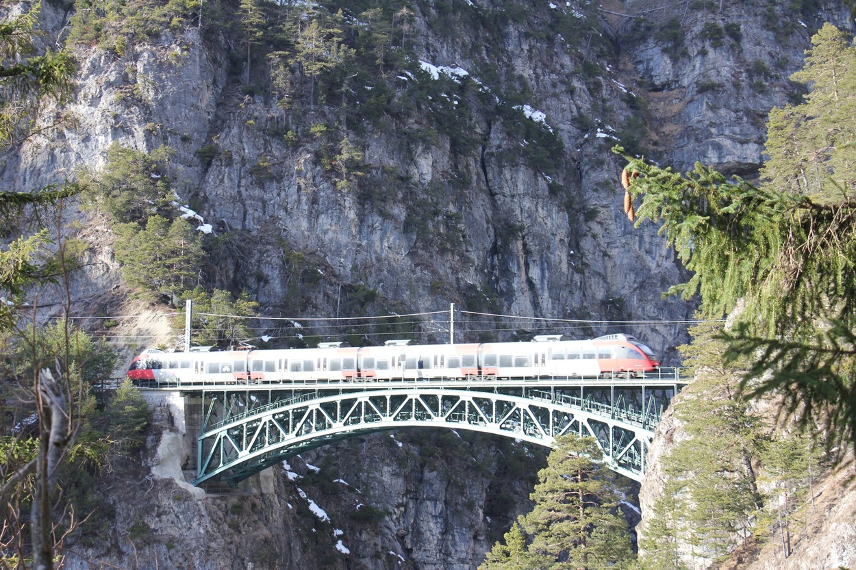 Schlossbachgrabenbrücke auf der Mittenwaldbahnstrecke