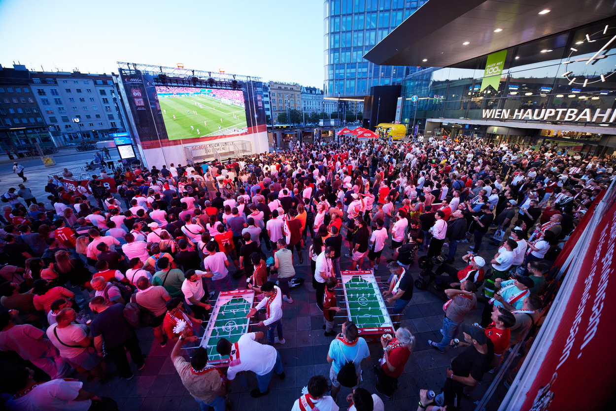 Großer Ansturm auf ÖBB Public Viewing am Wiener Hauptbahnhof erwartet