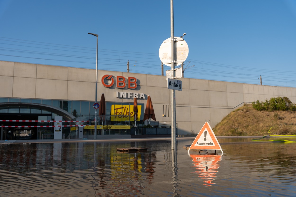 Hochwasserschäden auf der neuen Weststrecke