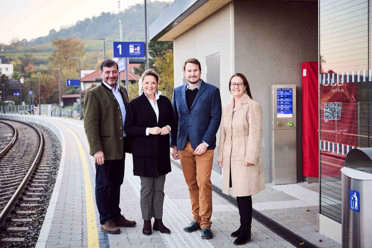 Offizielle Eröffnung der Haltestelle Furth-Göttweig