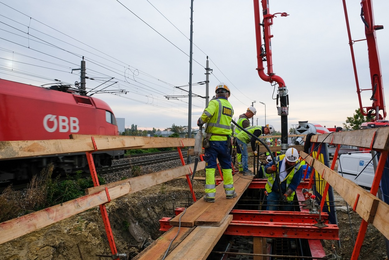 Ostbahn: Umfangreicher und attraktiver Ersatzverkehr trotz Bauarbeiten