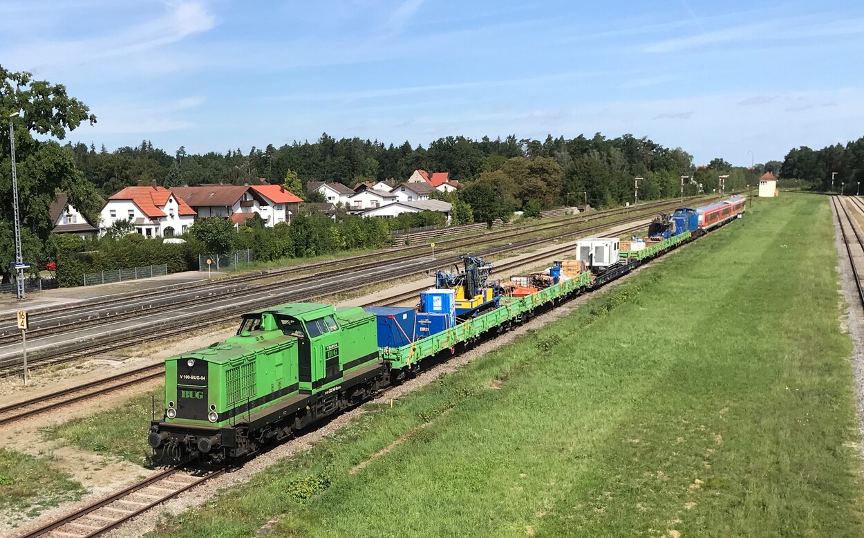 Bauzug zur Bodenerkundung entlang der ABS38