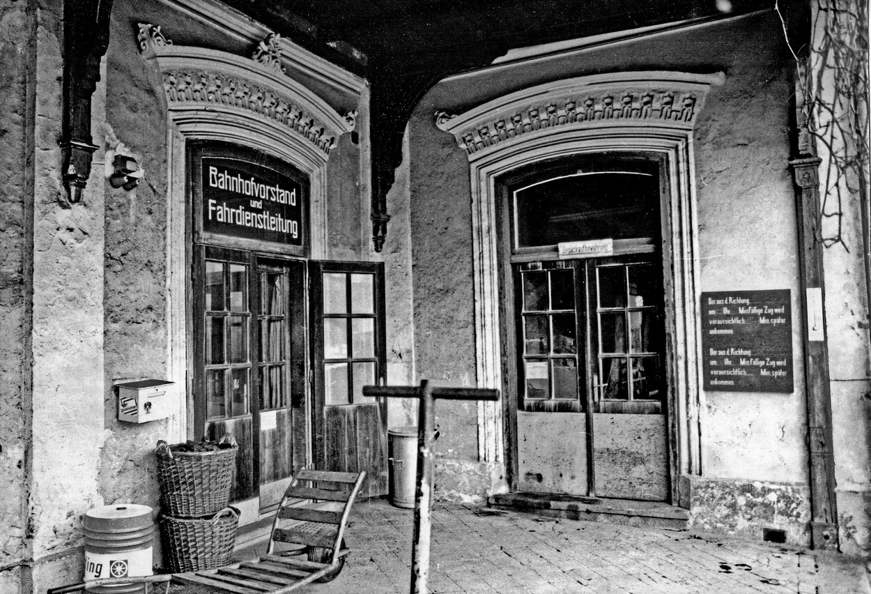 historischer Bahnhof Straßwalchen kurz vor dem Abriss