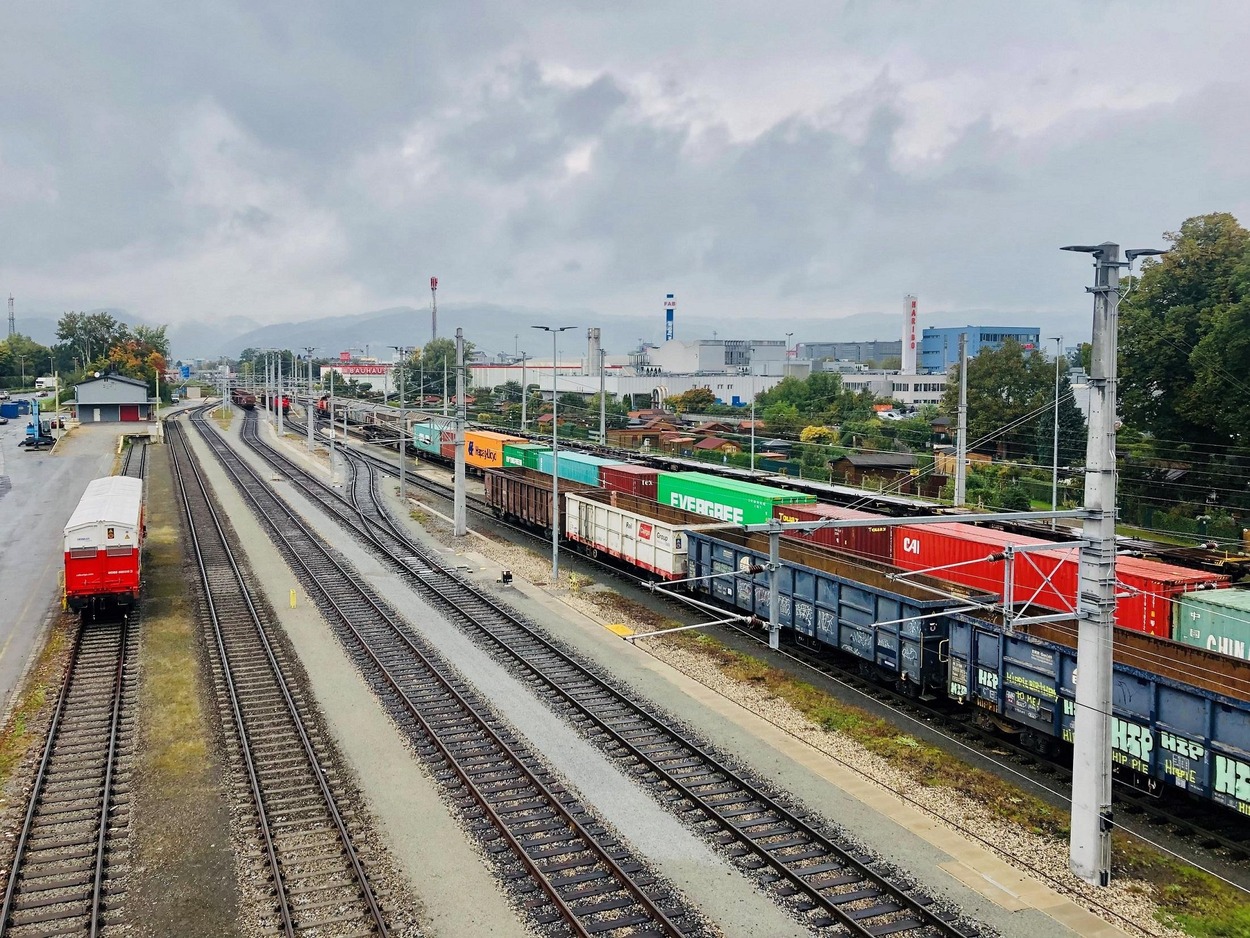 Moderner Bahnhof Linz Verschiebebahnhof Stadthafen